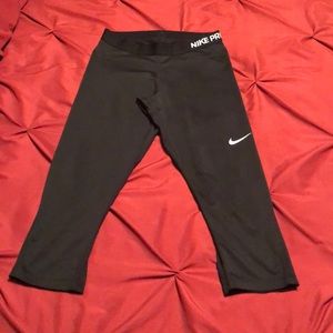 Nike Pro Dri-fit capris